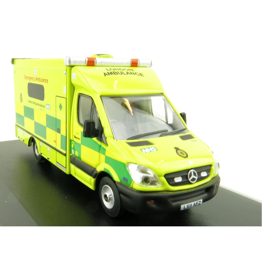 OXFORD 76MA002 Mercedes Benz Sprinter Ambulance London 1:76 Scale