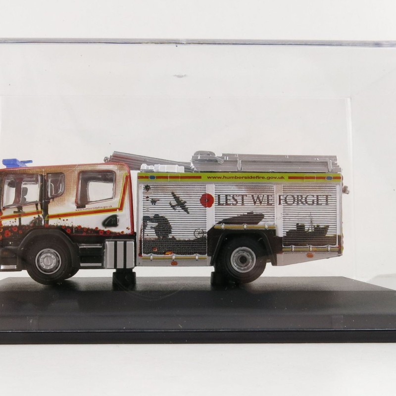 OXFORD 76SFE011 Scania RHD Humberside Fire and Rescue Pump Ladder -  Lest we forget - 1:76 Scale