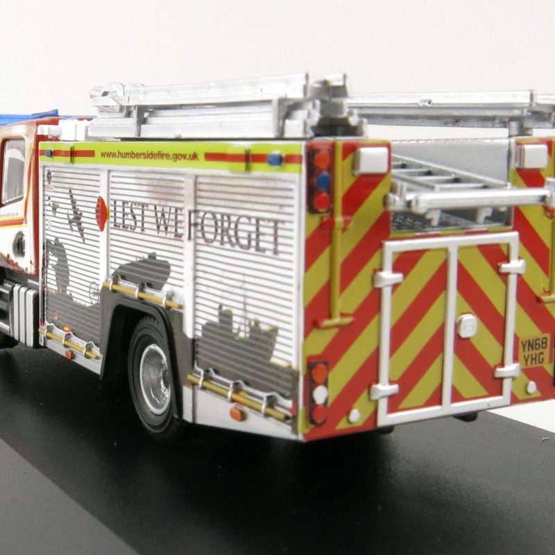 OXFORD 76SFE011 Scania RHD Humberside Fire and Rescue Pump Ladder -  Lest we forget - 1:76 Scale