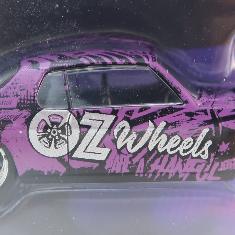 OZ Wheels - Holden HQ Monaro Hanful Purple Custom Wrapped Fully Sick Detail 1:64