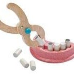 Plan Toys 3493 - Dentist Set