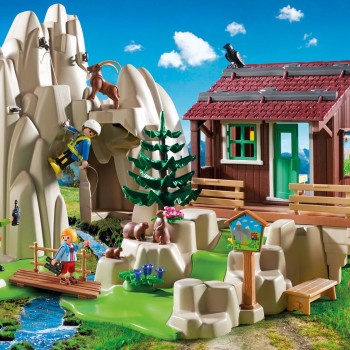 Playmobil 9126 - Rock Mountain Climbers with Cabin - Action