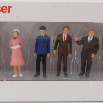 Preiser 68208 - Set of 6 Various Pedestrians Standing Figurines 1:50
