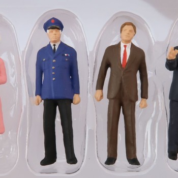 Preiser 68208 - Set of 6 Various Pedestrians Standing Figurines 1:50