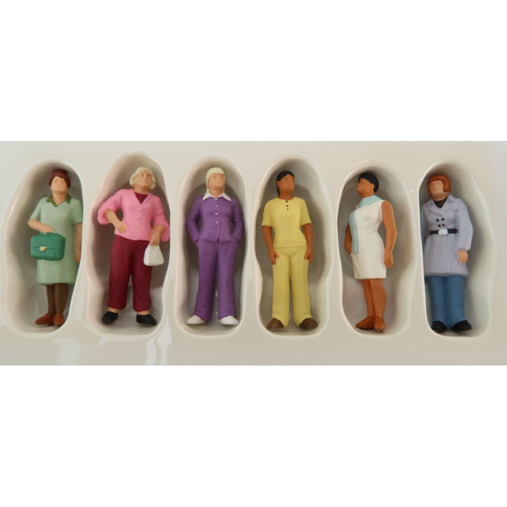 Preiser 68215 Set of 6 Standing Ladies Figurines Scale 1:50