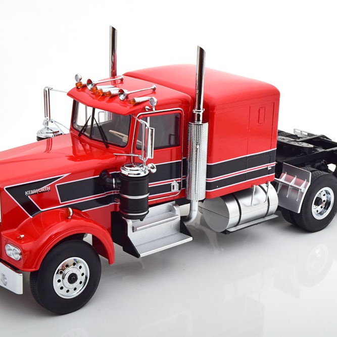 Road Kings RK180122 - Kenworth W900 Truck Red / Black - Scale 1:18