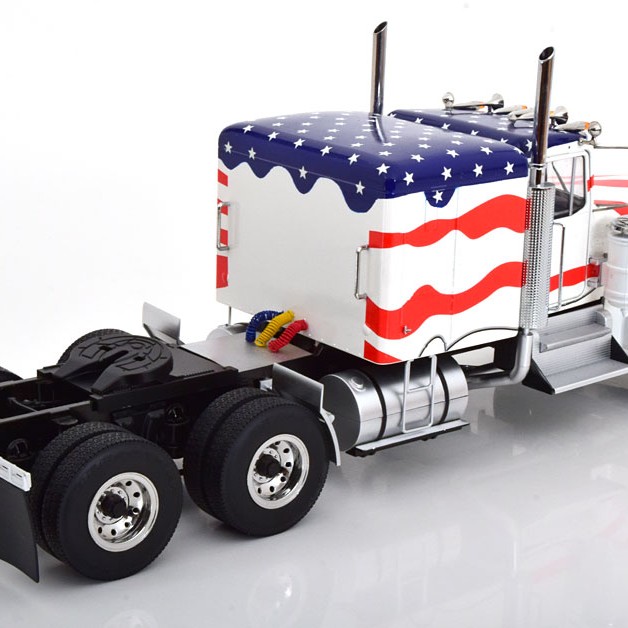 Road Kings RK180125 - Kenworth W900 6x4 Truck Stars & Stripes American Flag - Scale 1:18