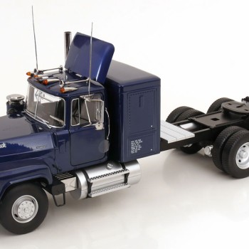 Road Kings RK180172 - 1974 Mack RL 700L 6x4 Prime Mover Blue Metallic - Scale 1:18