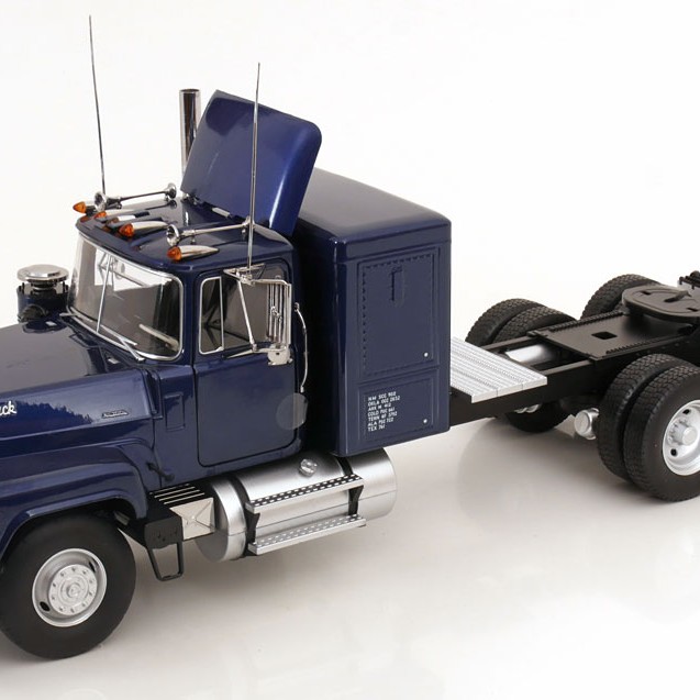 Road Kings RK180172 - 1974 Mack RL 700L 6x4 Prime Mover Blue Metallic - Scale 1:18