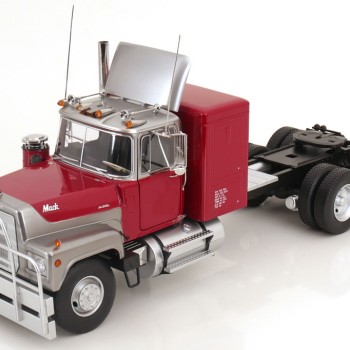 Road Kings RK180173 - 1974 Mack RL 700L 6x4 Prime Mover Red Metallic Silver - Scale 1:18