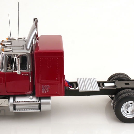 Road Kings RK180173 - 1974 Mack RL 700L 6x4 Prime Mover Red Metallic Silver - Scale 1:18