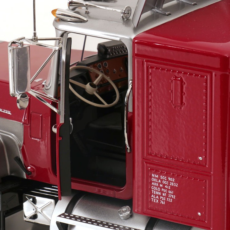 Road Kings RK180173 - 1974 Mack RL 700L 6x4 Prime Mover Red Metallic Silver - Scale 1:18