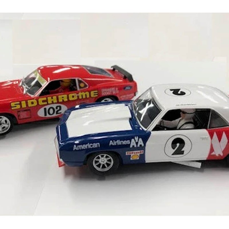 Scalextric C1449 Muscle Car Mayhem Slot Car Racing Set Chevrolet Camaro vs Ford Mustang 1:32