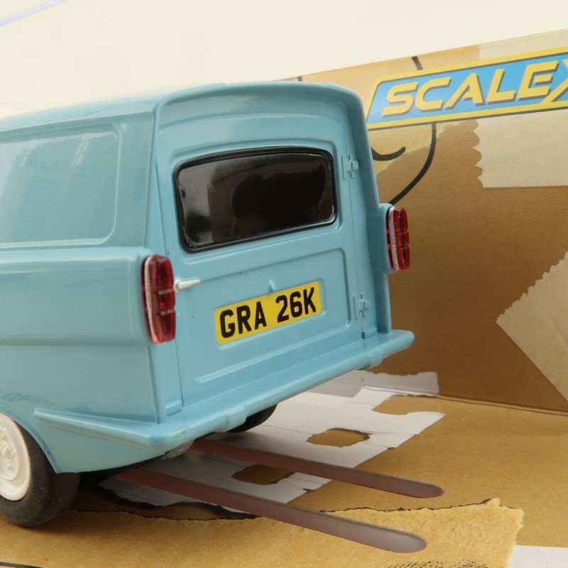 Scalextric C4259 Reliant Regal Supervan Mr Bean Slot Car 1:32 Scale
