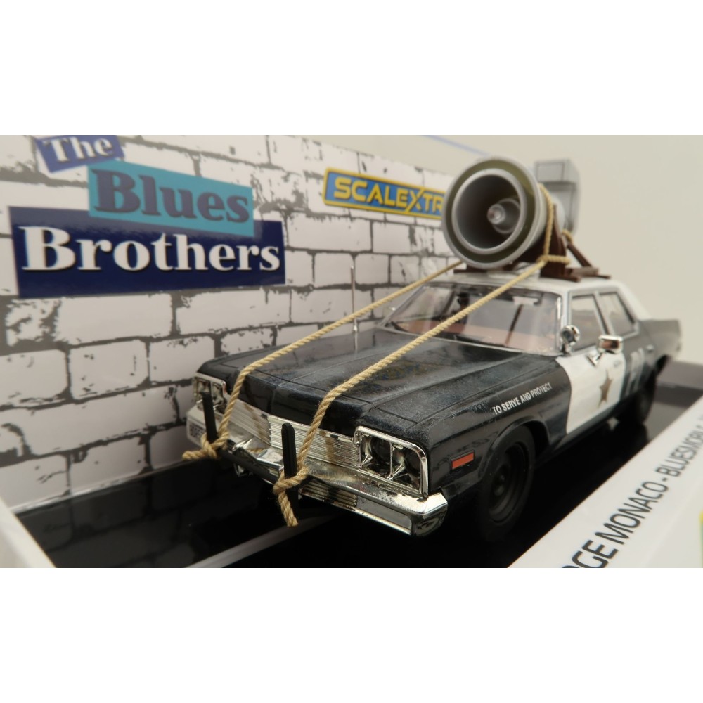 Scalextric C4322 Blues Brothers Dodge Monaco - Bluesmobile Slot Car 1:32 Scale