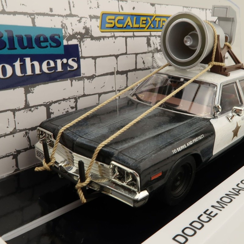 Scalextric C4322 Blues Brothers Dodge Monaco - Bluesmobile Slot Car 1:32 Scale