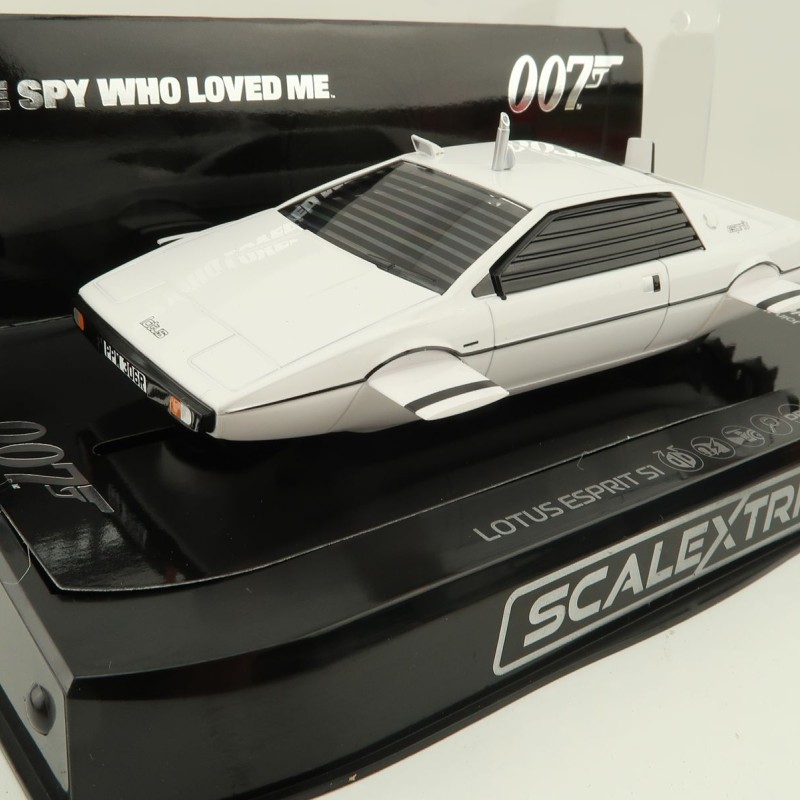 Scalextric C4359 Lotus Esprit S2 - James Bond The Spy Who Loved Me Wet Nellie Slot Car 1:32 Scale