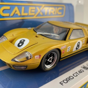 Scalextric C4495 - Ford GT40 - BOAC 500 1968 - Drury / Holland Slot Car 1:32 Scale