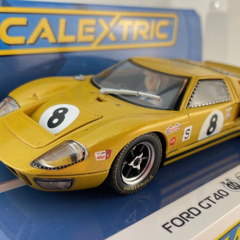 Scalextric C4495 - Ford GT40 - BOAC 500 1968 - Drury / Holland Slot Car 1:32 Scale