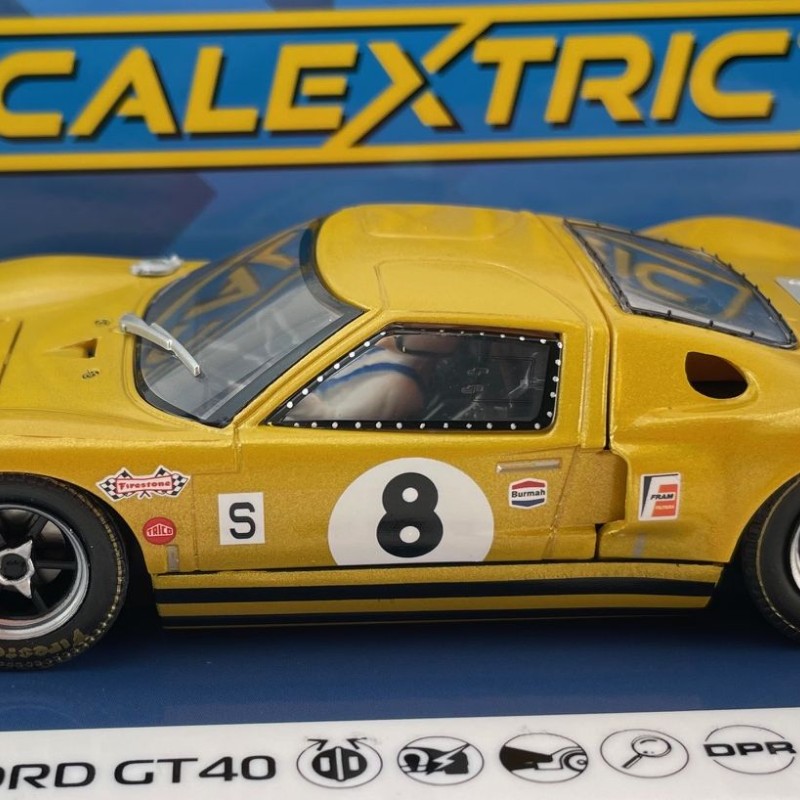 Scalextric C4495 - Ford GT40 - BOAC 500 1968 - Drury / Holland Slot Car 1:32 Scale