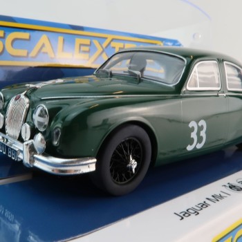 Scalextric C4506 Jaguar MK1 - Mike Hawthorn No 33 Slot Car 1:32 Scale