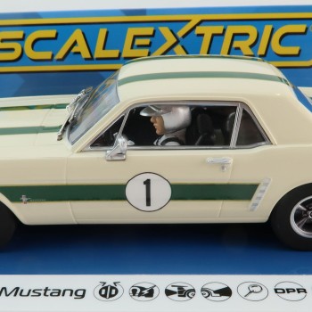 Scalextric C4531 1967 Ford Mustang - Ian Geoghegan No 1 AU Only Slot Car 1:32 Scale