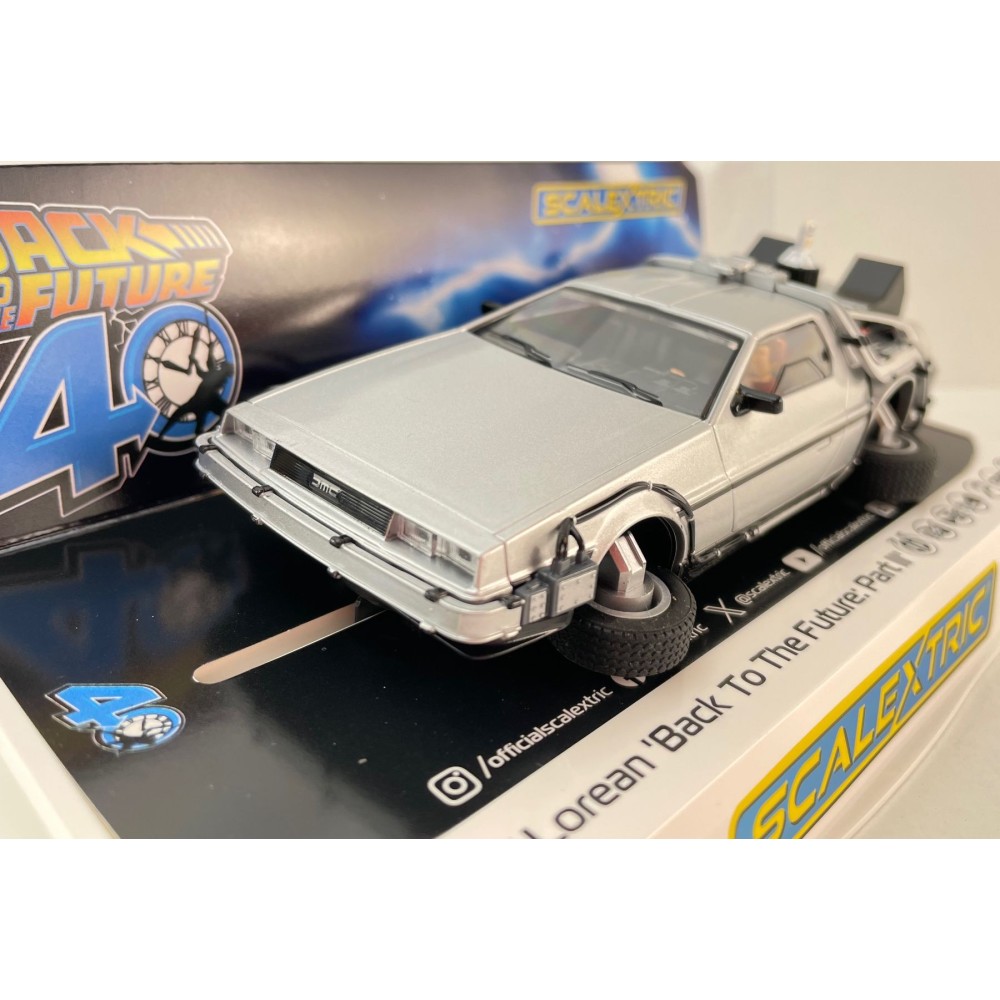 Scalextric C4541 - Back To The Future 2 - Flying Time Machine Cars DeLorean Slot Car 1:32 Scale
