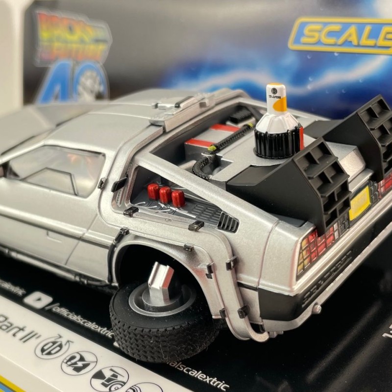 Scalextric C4541 - Back To The Future 2 - Flying Time Machine Cars DeLorean Slot Car 1:32 Scale