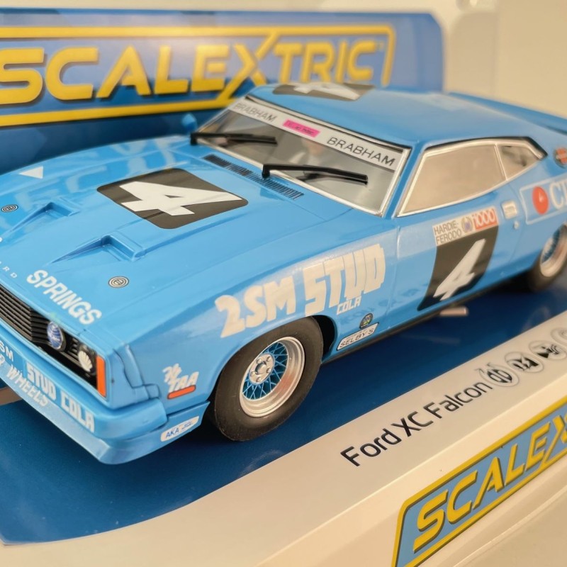 Scalextric C4618F Ford XC Falcon 1977 Bathurst 1000 Brabham & Brabham AU Only Slot Car 1:32 Scale