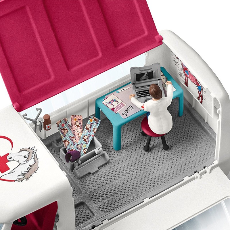Schleich 42370 - Mobile Vet Van with Hanoverian Foal - Horse Club