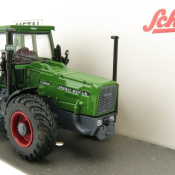 Schuco 452641600 Fendt Favorit 626 LS Turbo Tractor - Scale 1:87