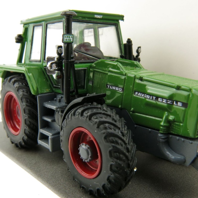 Schuco 452641600 Fendt Favorit 626 LS Turbo Tractor - Scale 1:87