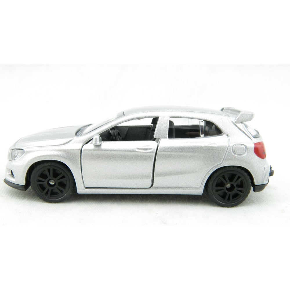 Siku 1503 - Mercedes Benz GLA 45 AMG 