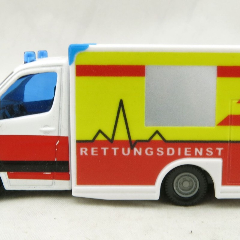 Siku 1536 - Mercedes-Benz Sprinter Ambulance 
