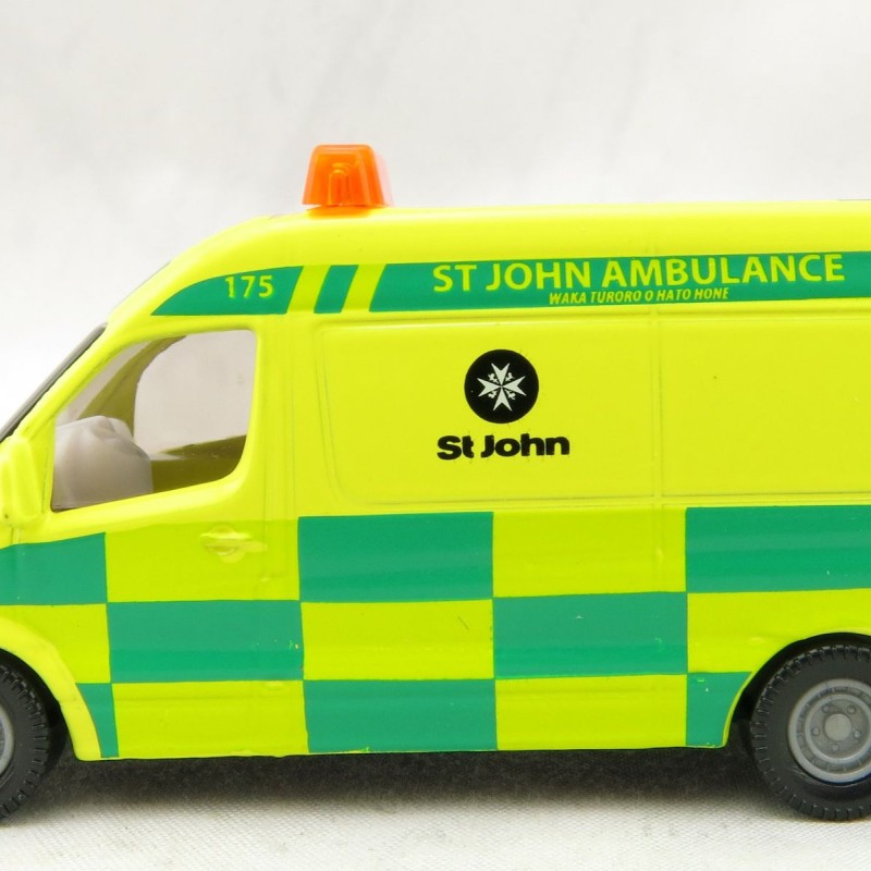 Siku 1590 NZ - Mercedes Sprinter St John Amublance New Zealand New Version 2020