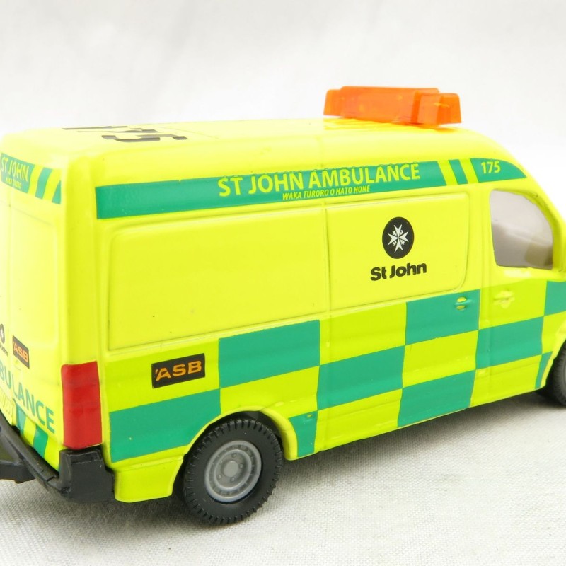 Siku 1590 NZ - Mercedes Sprinter St John Amublance New Zealand New Version 2020