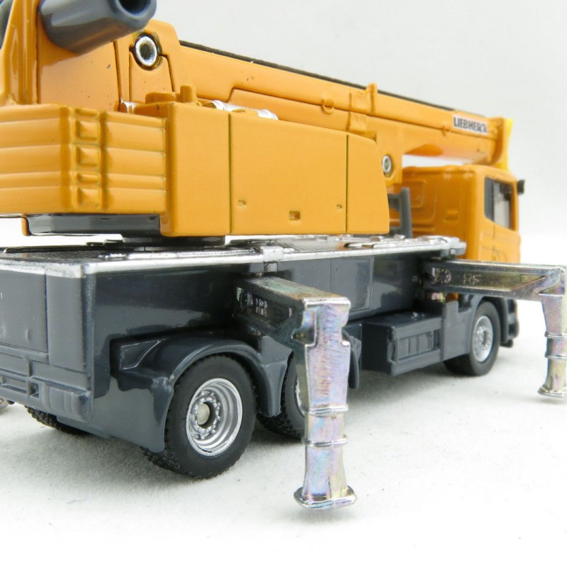 Siku 1859 - Scania Liebherr LTF 1035-3.1 Telescopic Crane Truck - Scale 1:87