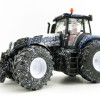 Siku 3220 - Christmas Tractor New Holland T8.390 - Limited Edition  - Scale 1:32