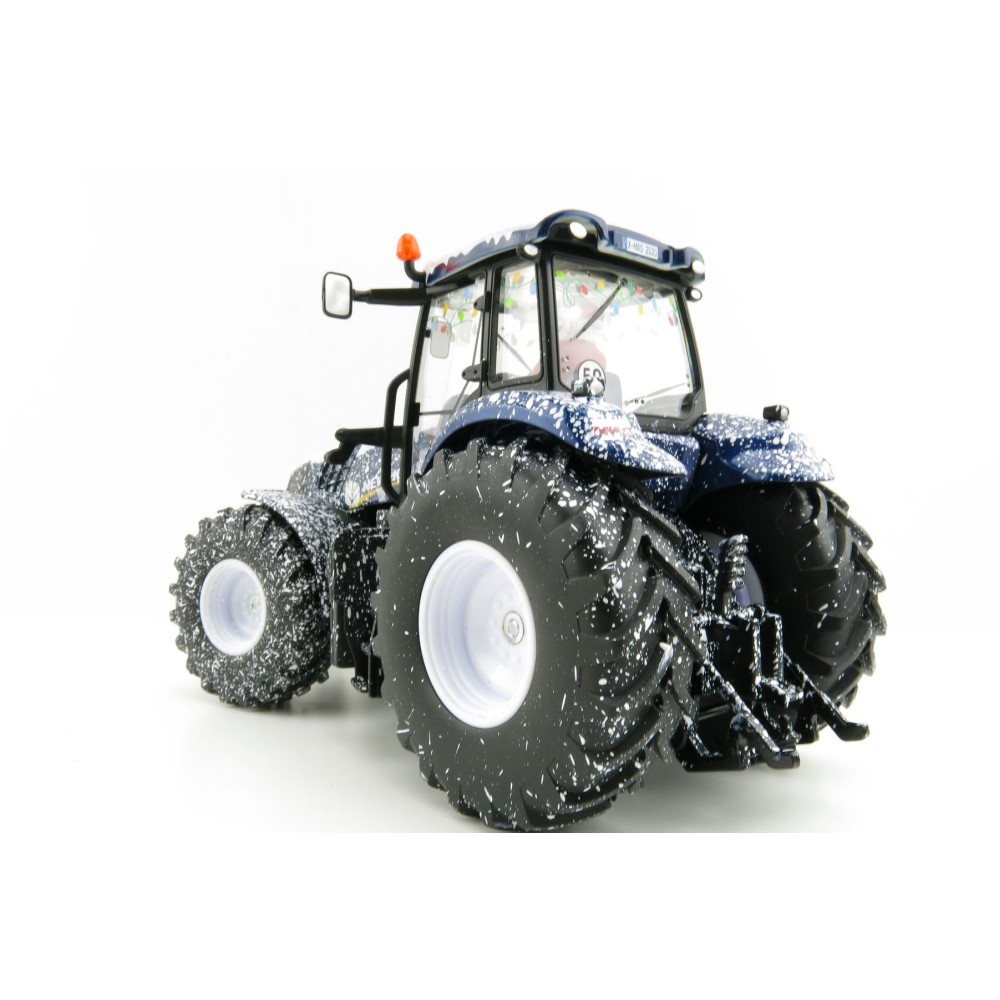 Siku 3220 - Christmas Tractor New Holland T8.390 - Limited Edition  - Scale 1:32