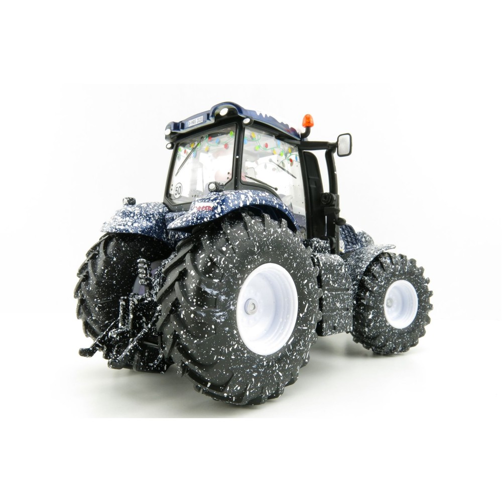 Siku 3220 - Christmas Tractor New Holland T8.390 - Limited Edition  - Scale 1:32