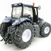 Siku 3220 - Christmas Tractor New Holland T8.390 - Limited Edition  - Scale 1:32