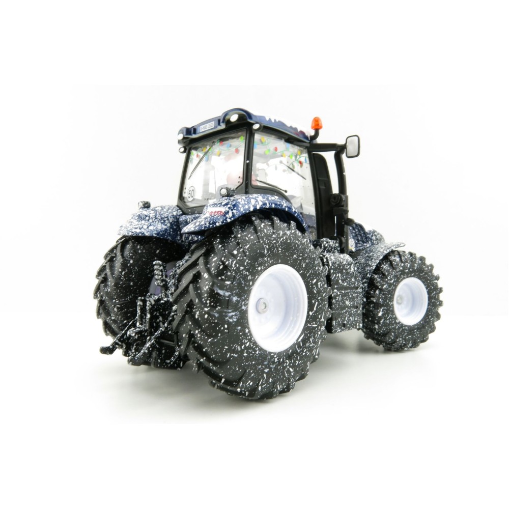 Siku 3220 - Christmas Tractor New Holland T8.390 - Limited Edition  - Scale 1:32