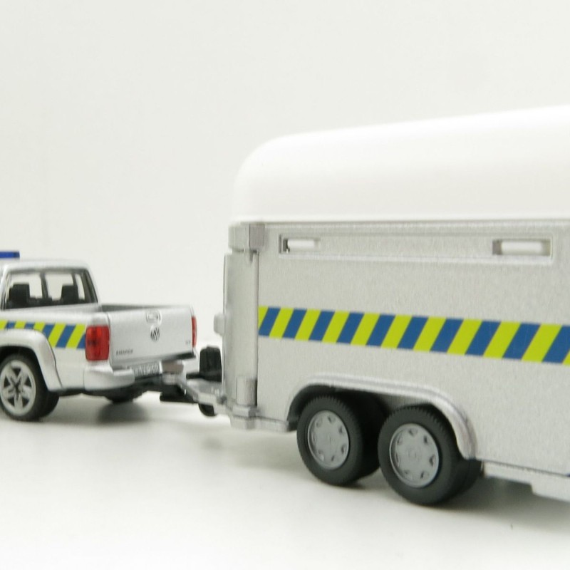 Siku 2310 888 00 - VW Amarok Pick-Up with Horse Trailer - Horse Ambulance - 1:55