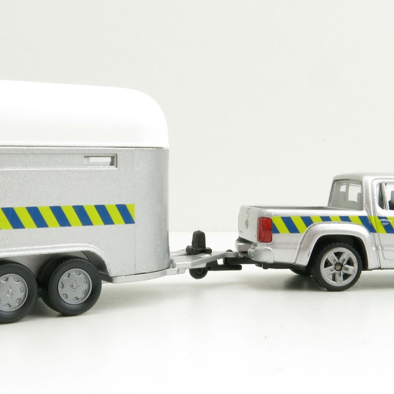 Siku 2310 888 00 - VW Amarok Pick-Up with Horse Trailer - Horse Ambulance - 1:55