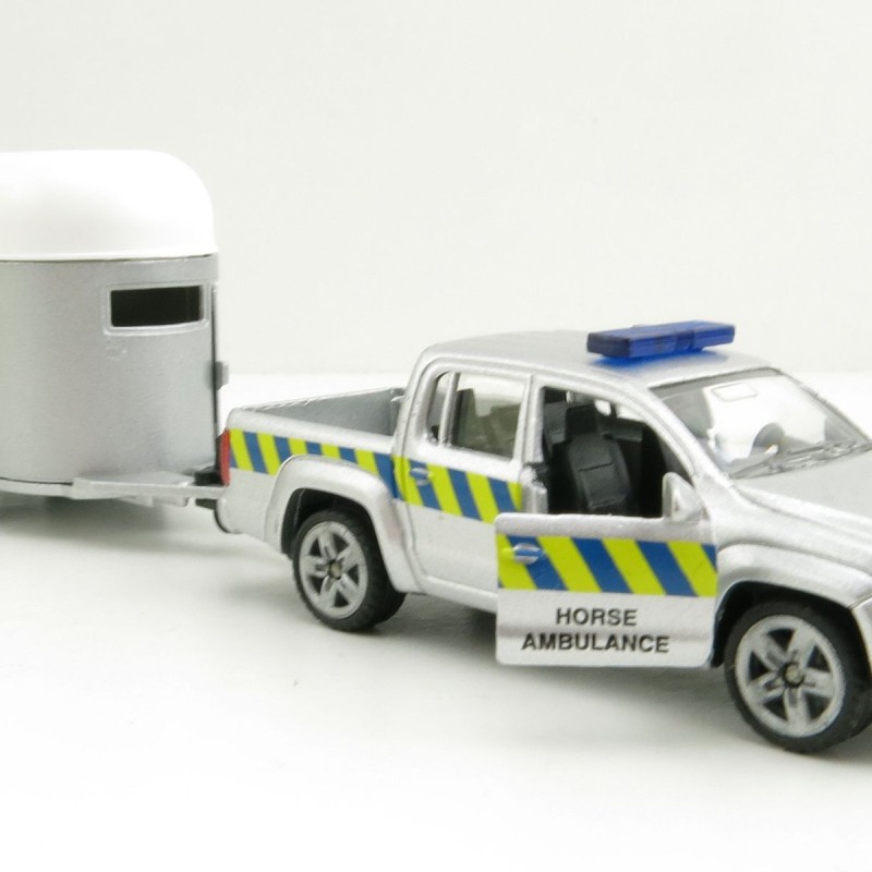 Siku 2310 888 00 - VW Amarok Pick-Up with Horse Trailer - Horse Ambulance - 1:55