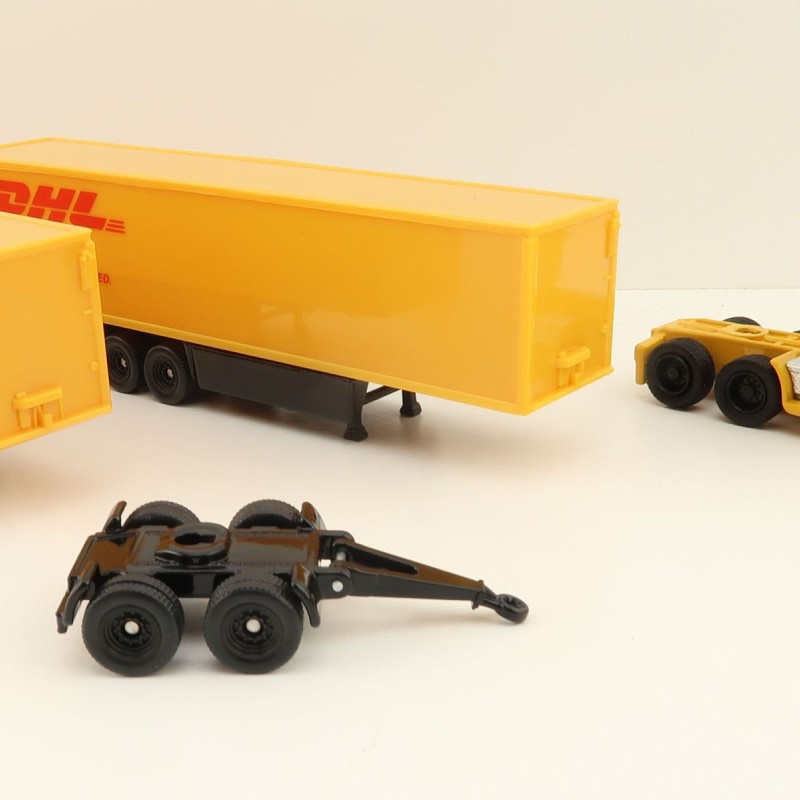 Siku 1806 - Freightliner Road Train DHL Version New Diecast - Scale 1:87