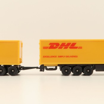 Siku 1806 - Freightliner Road Train DHL Version New Diecast - Scale 1:87