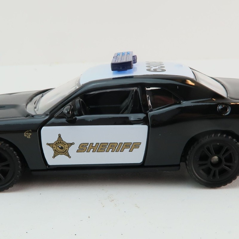 Siku 1584 - Dodge Challenger SRT County Sheriff 