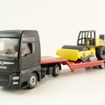 Siku 1760 - MAN truck with Trailer & Compactor Scale 1:87 New 2025