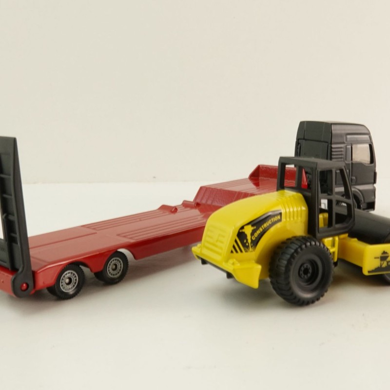 Siku 1760 - MAN truck with Trailer & Compactor Scale 1:87 New 2025
